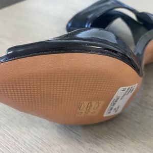 Size 7 Schutz shoes never been worn